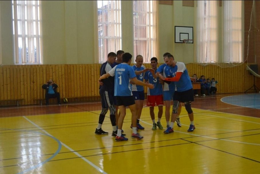 Шәмәрдәндә Шарафеев Р.Р. истәлегенә багышланган волейбол буенча ир-егетләр арасында районара турнир