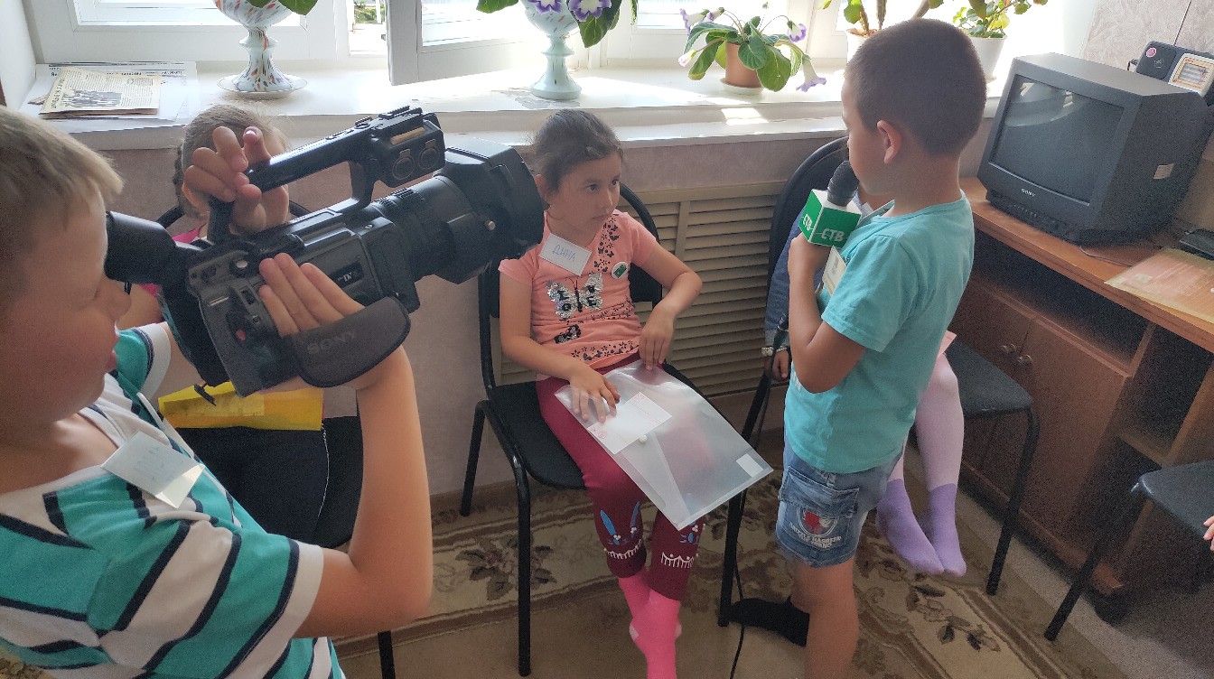 Бүген "Балаһөнәр" проекты кысаларында безнең телерадиокомпаниягә "Шоколад" балалар бакчасыннан сабыйлар килде
