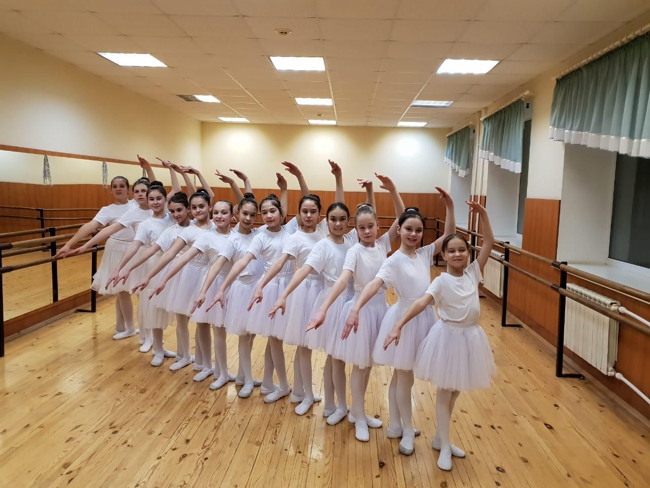 Саба балалар сәнгать мәктәбендә хореография бүлегенең 5 нче сыйныф укучыларының классик бию буенча беренче чыгарылыш имтиханы узды