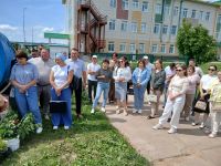 Май аенда Тимершык урта мәктәбенә Казан аграр университеты профессоры, Россиянең һәм Татарстанның атказанган урманчысы Харис Мусин килеп, районда беренчеләрдән булып, мәктәп питомнигына нигез салган иде.