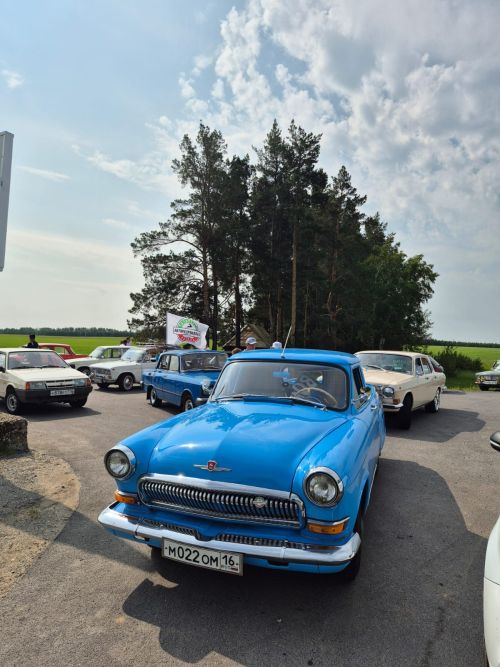 Сабада ретро автомобильләр парады үтте