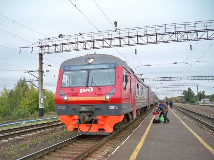 Изменения в расписании пригородных поездов в связи с капитальным ремонтом пути на перегоне Арск - Куркачи в августе и сентябре