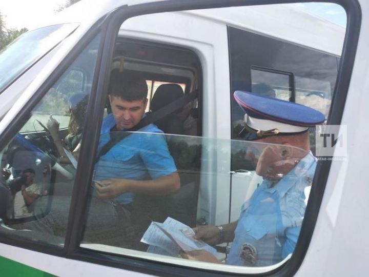 Автобус йөртүчеләрен тикшерү вакытында Казан полицейскийлары 8 кагыйдә бозчыны тоткарлаган