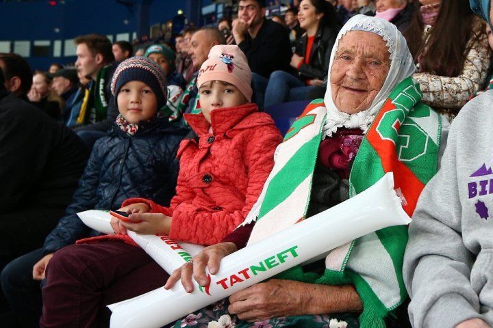 95-летняя фанатка Даниса Зарипова Фатима апа: «Ни одной игры не пропускаю»