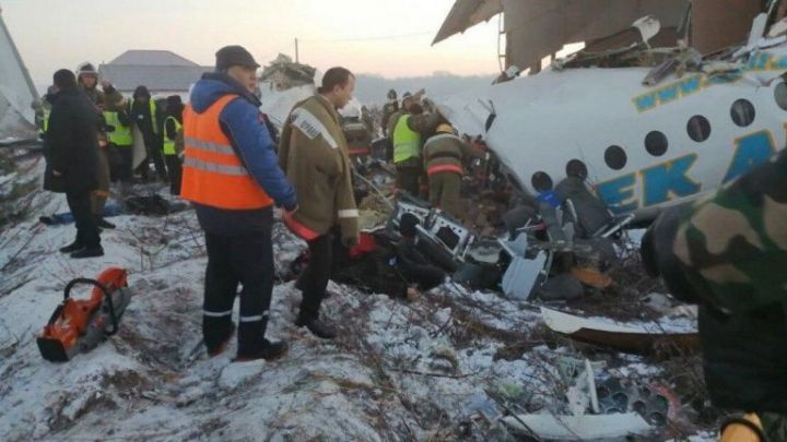 Казахстанда самолет һәлакәтендә 15 кеше үлгән