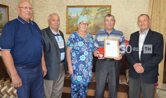 Сабаның Шәмәрдән авылы хастаханәсен төзеткән депутатка юбилей медале тапшырылды