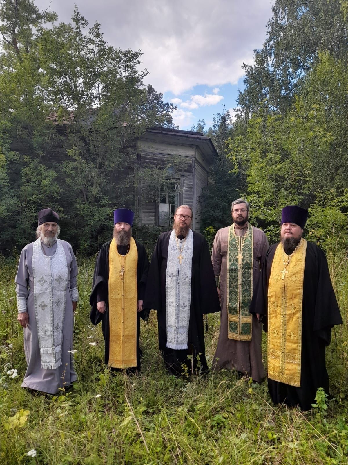 Завод Нырты авылында урнашкан иске чиркәү җирендә православие дине вәкилләре очрашты
