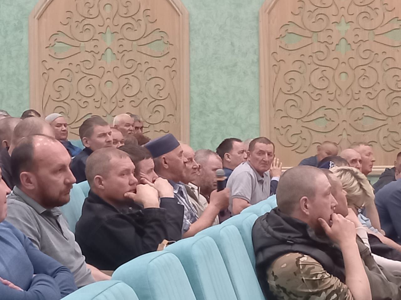 Саба муниципаль районында җир кишәрлекләре булган крестьян (фермер) хуҗалыклары, шәхси хуҗалык башлыклары катнашында бүген киңәшмә булып үтте.