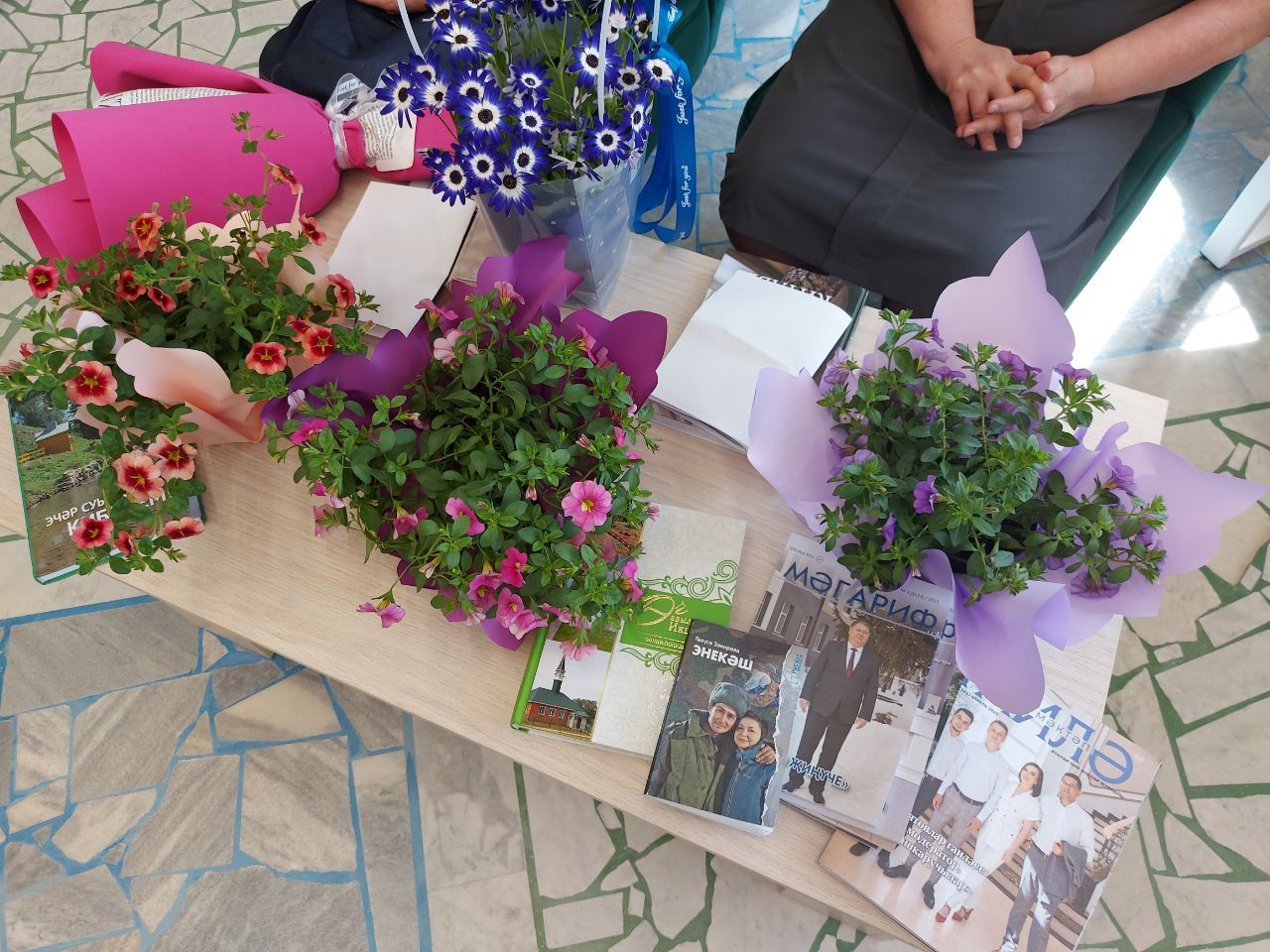 Бүген Саба район китапханәсендә Люция Шәрәфиева һәм Гөлүсә Закирова белән очрашу кичәсе узды.