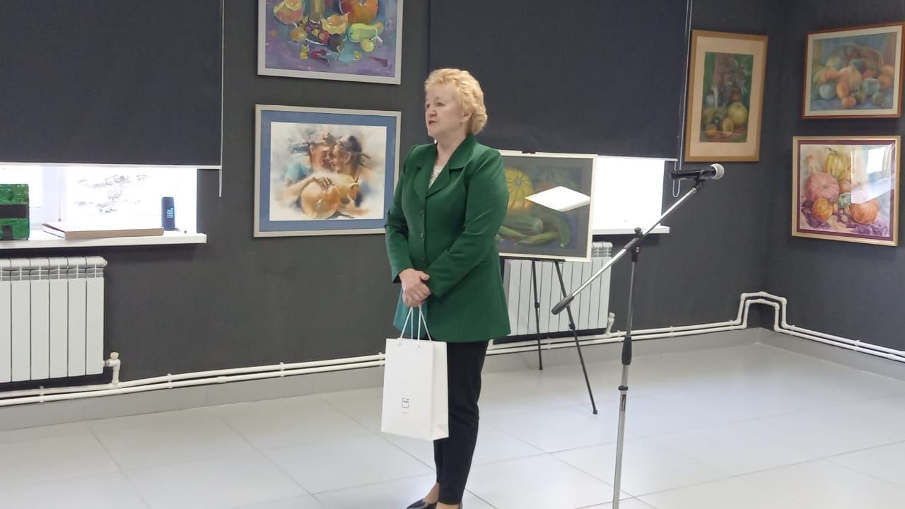 Мөслимдә бүген «Төсләрдә бәйрәм хисе» исеме астында кабакка багышланган Республикакүләм картиналар кургәзмәсен ачу тантанасы булды.