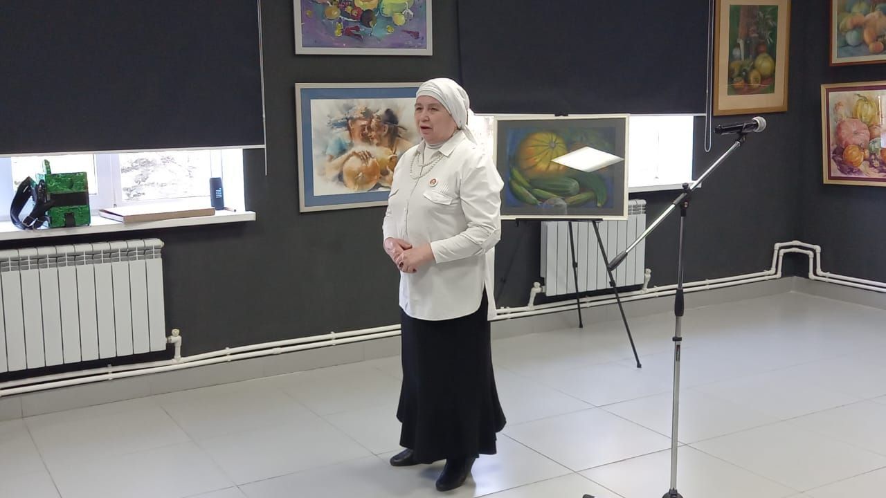 Мөслимдә бүген «Төсләрдә бәйрәм хисе» исеме астында кабакка багышланган Республикакүләм картиналар кургәзмәсен ачу тантанасы булды.