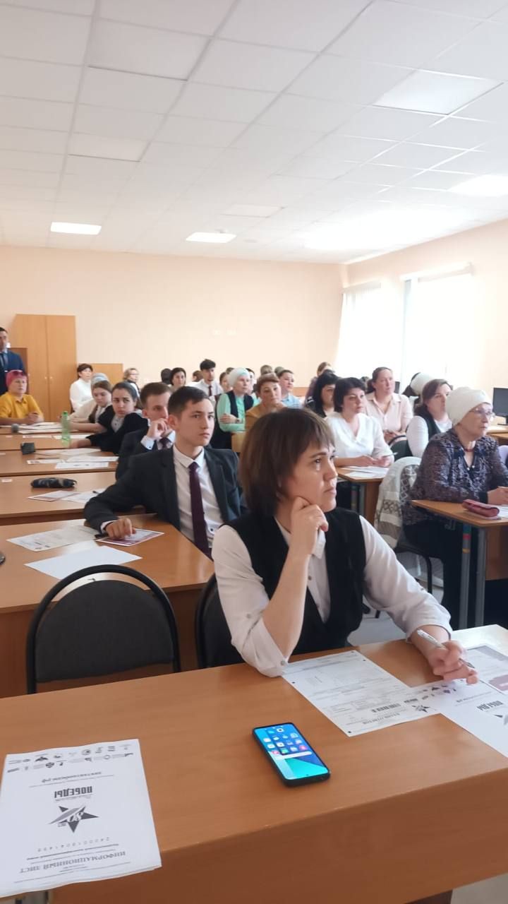 Бүген Россиядә һәм чит илләрдә җиденче тапкыр «Җиңү диктанты» традицион акциясе узды.
