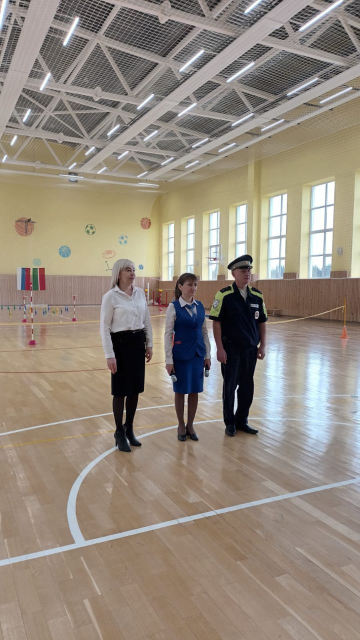 Әлеге сәгатьләрдә Саба урта мәктәбендә “Куркынычсыз тәгәрмәч” бәйгесенең район этабы ярышлары бара.