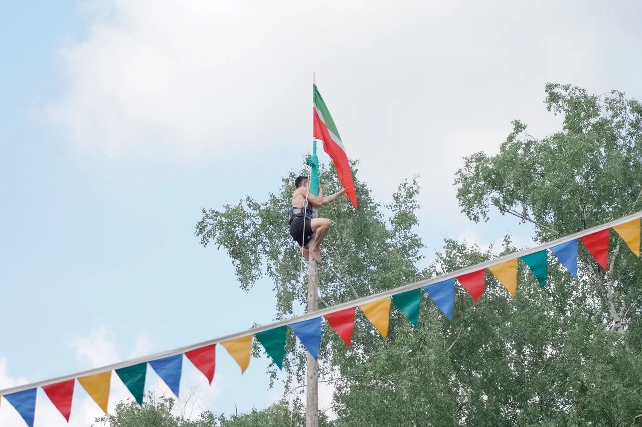 8 июнь көнне Шәмәрдән авылының Урман аланында милли бәйрәмебез Сабантуе оештырылды.