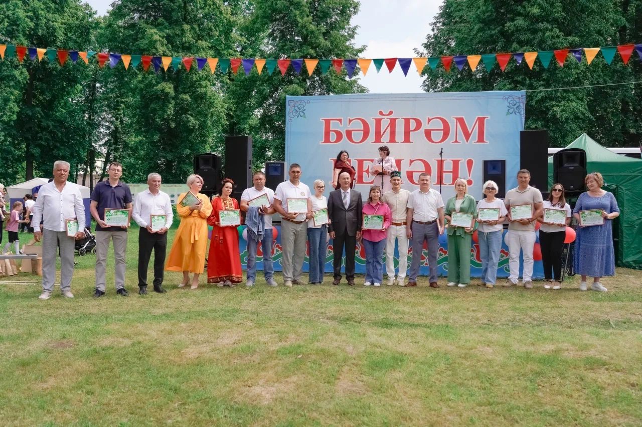8 июнь көнне Шәмәрдән авылының Урман аланында милли бәйрәмебез Сабантуе оештырылды.