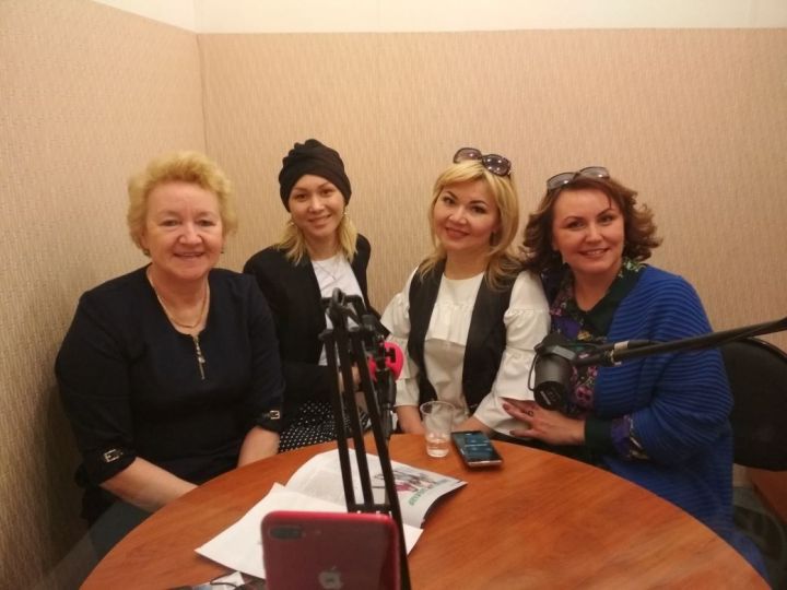 Бүген "Саба дулкыннары" радиосында Гөлназ Шәрипҗанова, Лилия Муллагалиева һәм Гүзәл Идрисова чыгыш ясады