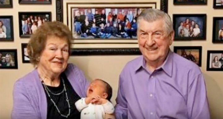 Эта пара прожила вместе 62 года. У них 102 внука