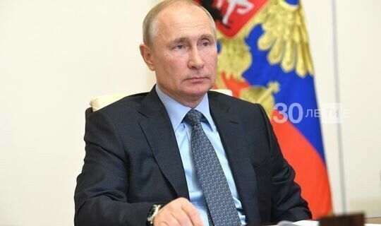 Путин йөкле хатын-кызларга һәм балалы гаиләләргә ярдәм итү турындагы законны имзалады