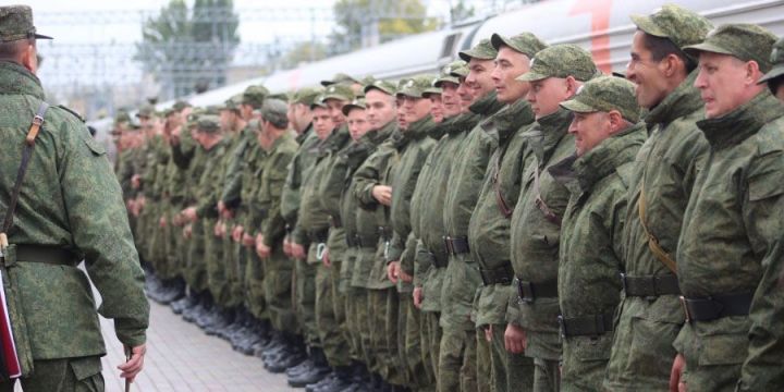 Татарстанның хәрби комиссары: «Срочниклар»ны махсус хәрби операциягә җибәрмәячәкләр