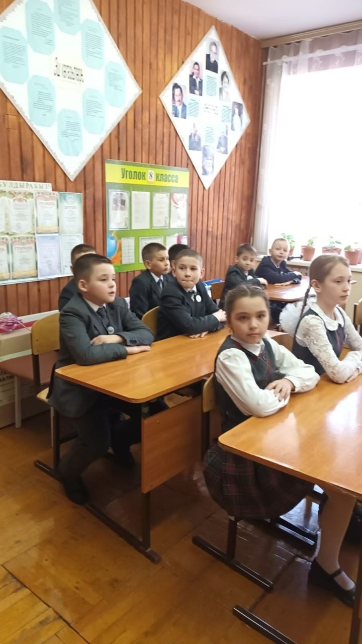 «Саба дулкыннары» телерадиокомпаниясе бүген 16 апрель көнне 17.30 минутта “Мәктәп ТВ” тапшыруын тәкъдим итә.