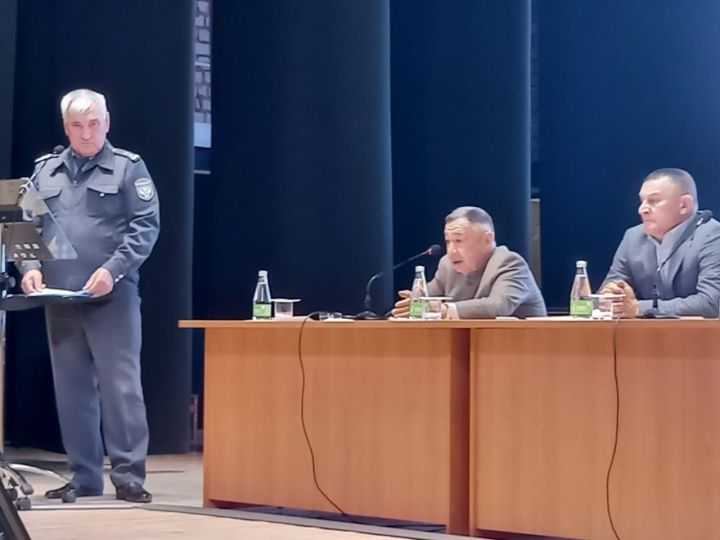 Саба муниципаль районында җир кишәрлекләре булган крестьян (фермер) хуҗалыклары, шәхси хуҗалык башлыклары катнашында бүген киңәшмә булып үтте.