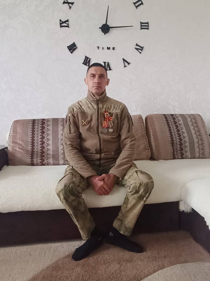 Байлар Сабасыннан 5 бала әтисе Илдус Рафыйков 2022 елда  контракт төзеп махсус хәрби операциягә китә.