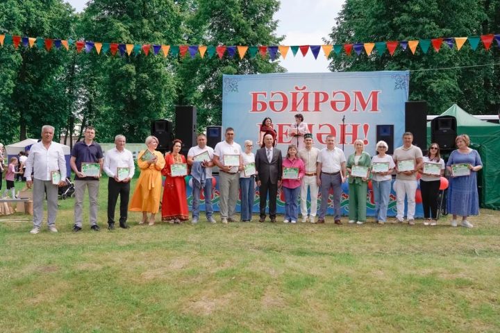 8 июнь көнне Шәмәрдән авылының Урман аланында милли бәйрәмебез Сабантуе оештырылды.